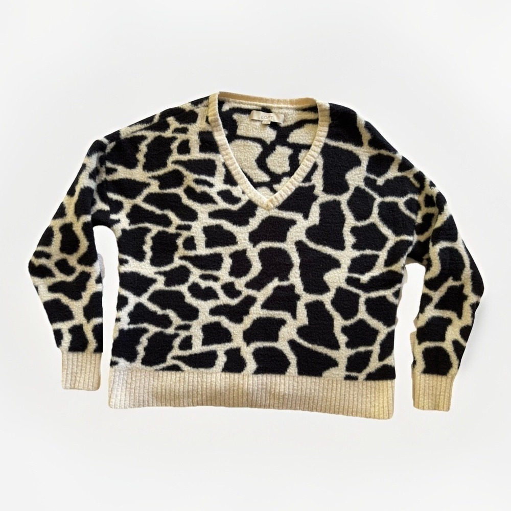 LOFT Giraffe Print V-Neck Sweater Womens Small Black Cream Fuzzy Eyelash Knit